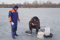 Лед на водоемах Хакасии становится смертельно опасным