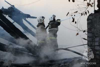 Жилые дома тушили пожарные Хакасии в минувшие сутки