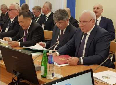 Глава Хакасии делится фотографиями с заседания Совбеза РФ