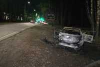 В Красноярске пьяные работники автосервиса устроили на угнанной машине ночные гонки и пожар