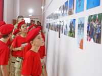 Фотовыставка о войсках правопорядка России открылась в абаканской школе