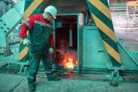 Спасибо за самоотверженный труд: глава Хакасии поздравил металлургов