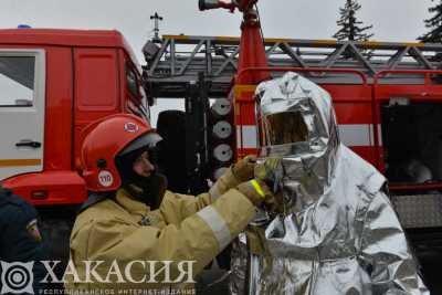 Жительницу Усть-Абакана спасли из горящего дома