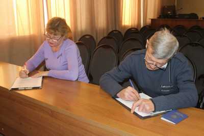 Граждане Украины и Таджикистана приехали в Хакасию на экзамен