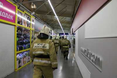 В торговый центр Абакана нагрянули сотрудники МЧС