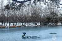 В Абакане «отважный» рыбак вышел на первый лед дрены