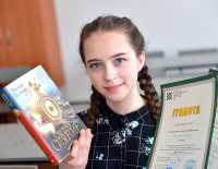 Анжелика Смольникова из Черногорской гимназии победила сразу в двух номинациях: «Искусство оратора» и «Юный журналист».