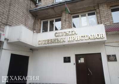 В Хакасии приставы убедили фирму-должника оплатить налоги
