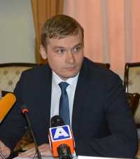 Валентин Коновалов сообщил представителям СМИ, что на реформирование системы ЖКХ Хакасии необходимо 14,8 миллиарда рублей. 