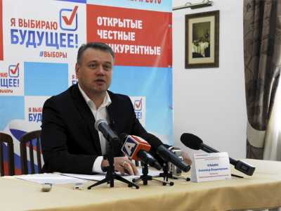 Избирком Хакасии отозвал иск о снятии Коновалова с губернаторских выборов