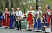 И главное условие звучания русской народной песни — настроение исполнителей, в «Пчёлочке» оно на высоте. 