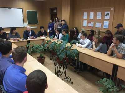 Виктор Зимин пообщался со студентами черногорского техникума