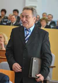 Владимир Штыгашев: «Я призываю депутатов к пониманию смысла коллективной работы Верховного Совета, к пониманию, что сила Верховного Совета в единстве действий». 