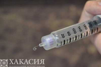 «Вакцина - как каска на войне»: глава Хакасии о прививках и открытии роддома в Черногорске