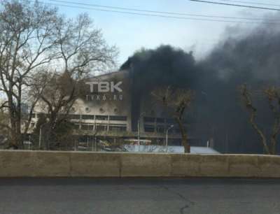 В Красноярске горит дворец спорта