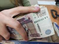 Доверие и отвага: мошенники обманули женщину из Хакасии