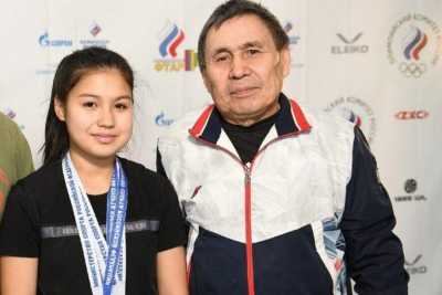 Девушка из Хакасии завоевала золото первенства России по тяжелой атлетике