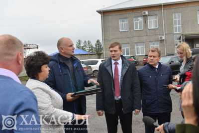 Валентин Коновалов установил сроки окончания дорожных ремонтов в Абакане и Черногорске
