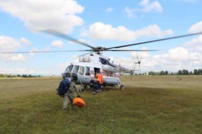Вертолет МЧС присоединится к поискам пропавших туристов в Хакасии