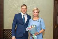 Глава Хакасии в преддверии Международного женского дня вручил государственные награды
