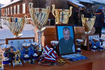 Открытый турнир по хоккею с мячом памяти А.Р. Курбанова состоялся в Хакасии