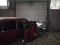 В Абакане автомобиль врезался в строительный магазин