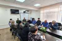 В Хакасии военные разъяснили вопросы постановки на учет и заключения контракта руководителям нацобъединений республики