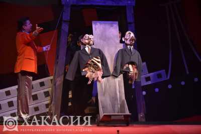 В театре «Сказка» состоялся суд над Колчаком