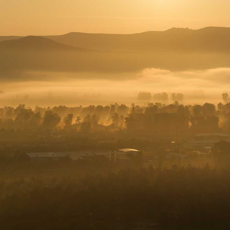 Туманный рассвет над Абаканом заворожил городского фотографа | 10.07.2023 |  Абакан - БезФормата