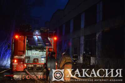 Ночной пожар случился в Абакане
