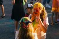 Солнце, разноцветные люди и пенная вечеринка: в городе Хакасии ярко отметили День молодежи