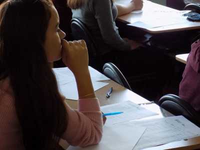 Школьники и студенты написали экономический диктант в Хакасии