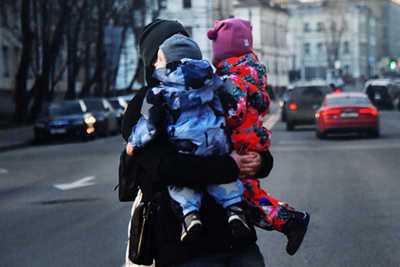 Выплаты в 50 рублей по уходу за ребенком отменены