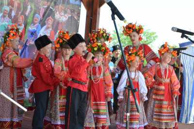 В  Саяногорске звучали казачьи песни