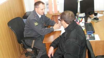 В Хакасии за освободившимся грабителем и наркоторговцем установили надзор