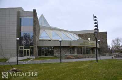 В главном музее Хакасии появятся тактильные копии экспонатов