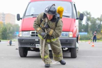 В Хакасии пожарные буксировали Газель, чтобы выяснить, кто сильнее