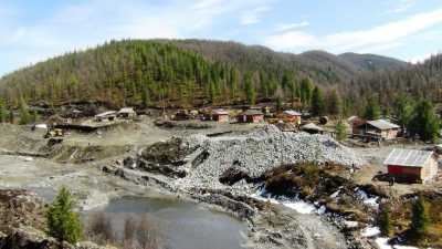 На юге Сибири затопило поселок золотодобытчиков: есть погибшие и пострадавшие
