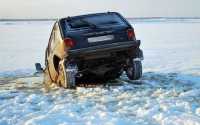 Машина с рыбаками провалилась под лед на Красноярском водохранилище