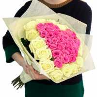В столице Хакасии ищут женщину с букетом роз