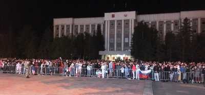 Четыре тысячи жителей Хакасии смотрели матч Россия-Хорватия на улице