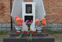 В Хакасии почтили память полицейского, убитого бандитами