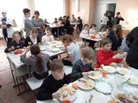 В Хакасии родители проверяют качество питания в школьных столовых