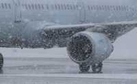 Абаканский аэропорт не принял два самолета из-за снегопада