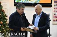 В Верховном Совете Хакасии наградили журналистов республики