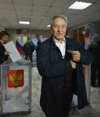 Владимир Штыгашев проголосовал в числе первых избирателей
