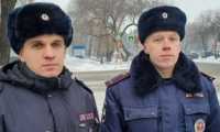 Полицейские Черногорска помогли пожарным в сражении с огнём