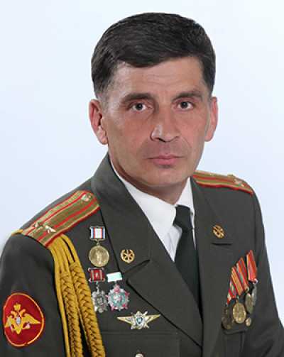 Олег Пагельс прошёл путь от командира артиллерийского взвода до замкомандира артполка по тылу. 