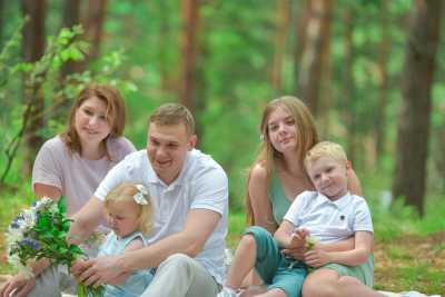 Валентин Коновалов поздравил жителей Хакасии с днем семьи, любви и верности
