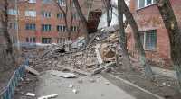Люди в ужасе: часть общежития рухнула в городе Хакасии